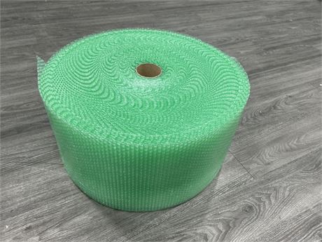 LARGE ROLL OF BUBBLE WRAP