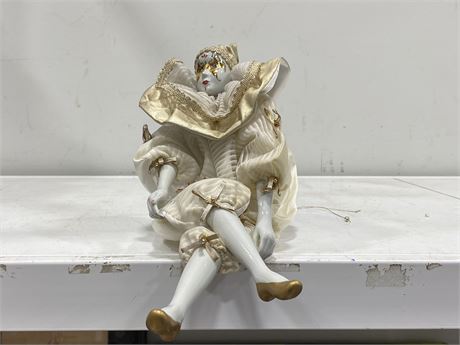 PORCELAIN FEMALE CLOWN / CLASSY DOLL (8” TALL FROM SEATED POSITION)