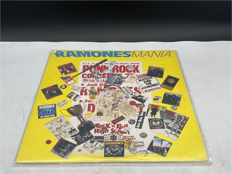 1988 PRESS - RAMONES - MANIA - VG (SLIGHTLY SCRATCHED)