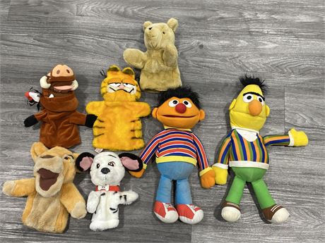 BERT, ERNIE + 5 COLLECTABLE HAND PUPPETS (LARGEST IS 18”)