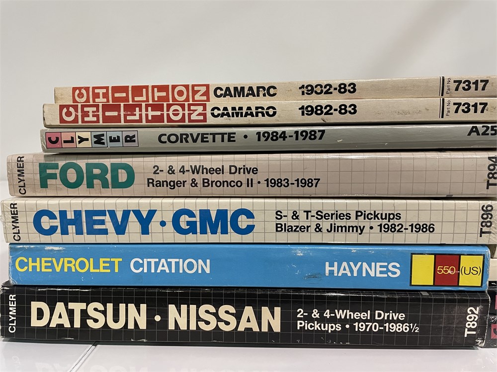 Urban Auctions - 16 VINTAGE CAR MANUALS