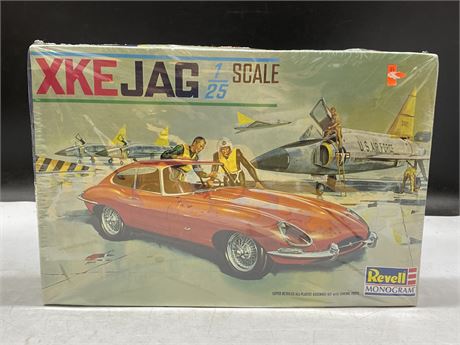 RARE SEALED REVELL XKEJAG 1/25 SCALE