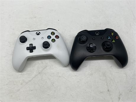 2 XBOX ONE CONTROLLERS