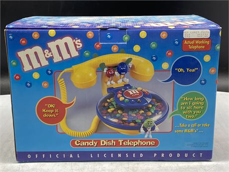 M&M PHONE COMPLETE NEW IN BOX
