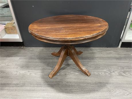 MCM SIDE TABLE (26”x20”x18”)