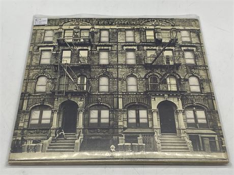 LED ZEPPELIN - PHYSICAL GRAFFITI 2LP - VG (slightly scratched)