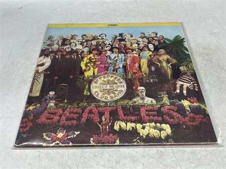 THE BEATLES - SGT. PEPPERS LONELY HEARTS CLUB BAND - EXCELLENT (E)