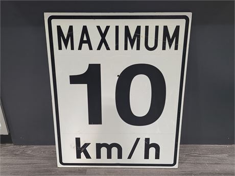 LARGE HIGH VINTAGE WOOD BACKED STREET SIGN 10KM MAX (30"x24")