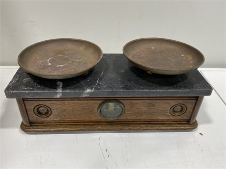 ANTIQUE WOOD/MARBLE SCALE