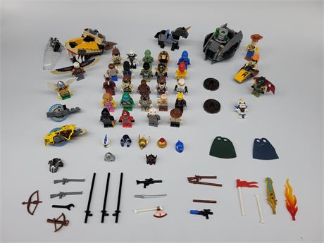 30+ LEGO FIGURES AND ASSORTED PEICES