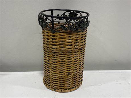 VINTAGE WICKER / WROUGHT IRON BASKET (1ft tall)