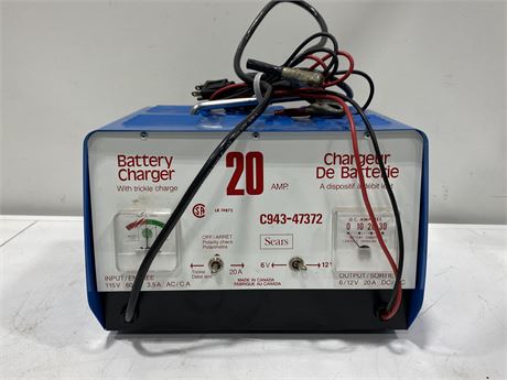 20 AMP BATTERY CHARGER (Works)