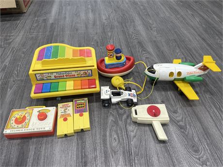 LOT OF VINTAGE FISHER PRICE TOYS