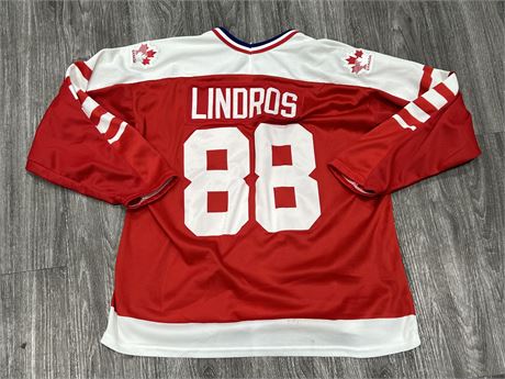 LINDROS VINTAGE TEAM CANADA JERSEY SIZE XL
