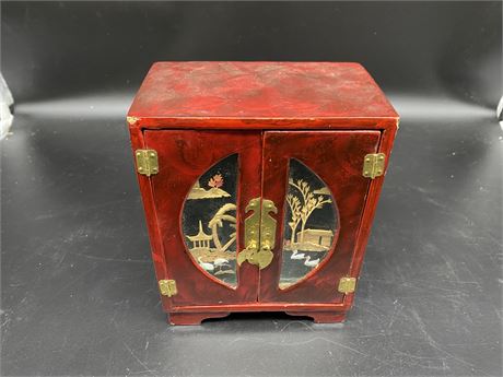 SMALL ASAIN THEMED JEWELRY CASE
