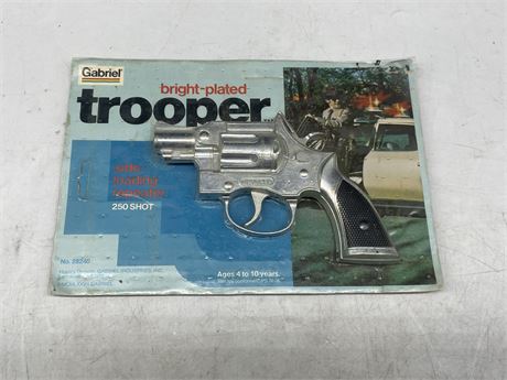 VINTAGE HUBLEY 1977 TROOPER CAP GUN SEALED