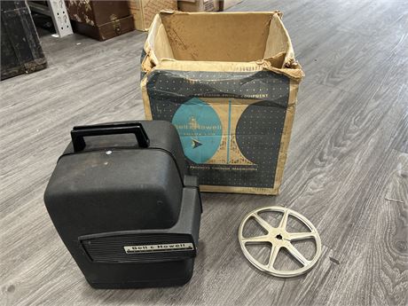 VINTAGE BELL & HOWELL PROJECTOR W/BOX