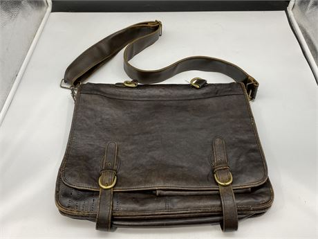 VINTAGE GENUINE LEATHER LAPTOP BAG - GREAT CONDITION