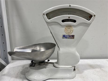VINTAGE CANDY SCALE
