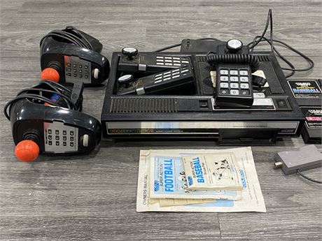 COLECO VISION W/4 GAMES & EXTRA CONTROLLERS (NOT TESTED - AS IS)
