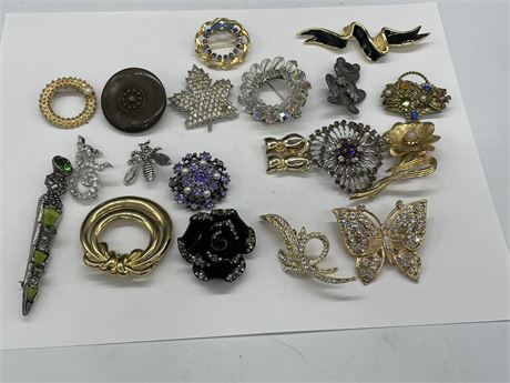 19 QUALITY VINTAGE BROOCHES