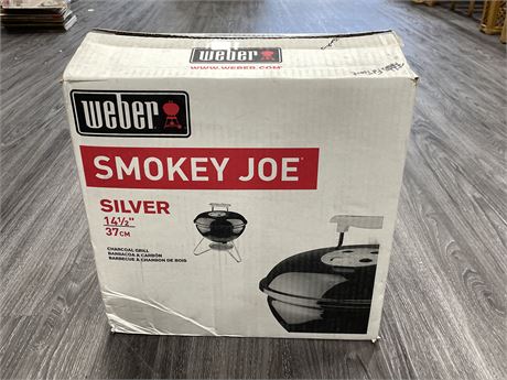 WEBBER SMOKEY JOE BBQ - UNUSED IN BOX