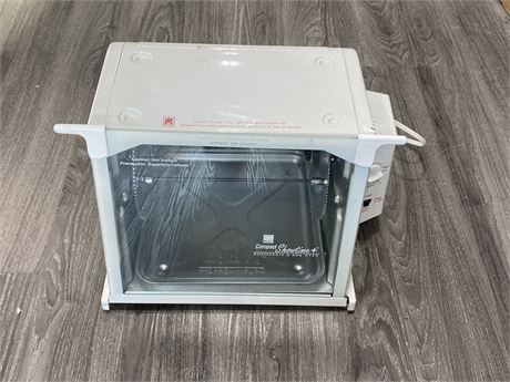 COMPACT SHOWTIME ROTISSERIE & BBQ OVEN (Works)