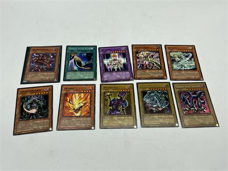 10 YU-GI-OH CARDS INCLUDING BLUE EYES WHITE DRAGON