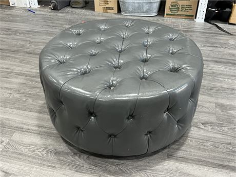 LARGE OTTOMAN - EXCELLENT CONDITION (3ft wide)