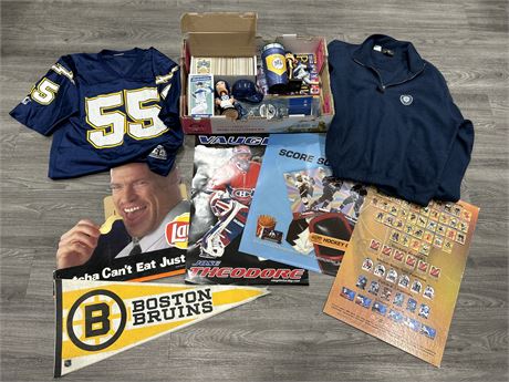 SPORTS COLLECTABLES LOT - INCLUDES VINTAGE CHARGERS JERSEY & MARINERS FLEECE