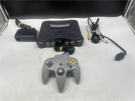 N64 COMPLETE W/ CORDS & CONTROLLER