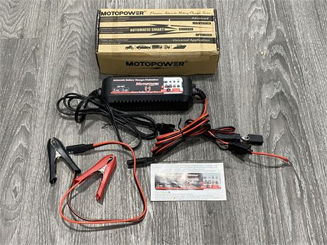 MOTORPOWER AUTO BATTERY CHARGER
