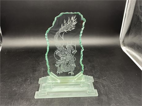 13” GLASS ETCHED DRAGON PLAQUE W/ STAND