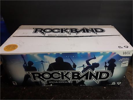 ROCK BAND COMPLETE SET - VERY GOOD CONDITION - WII