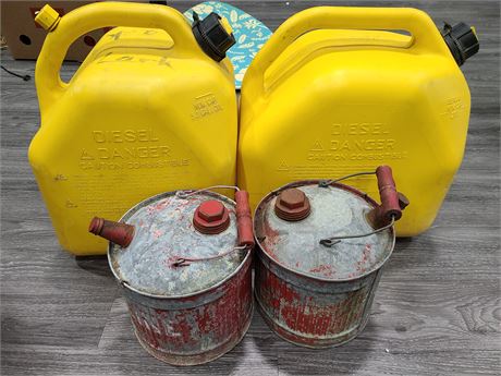 2 VINTAGE ROUND RED GALVANIZED METAL GAS GASOLINE FUEL CANISTER /2 EMPTY GAS CAN