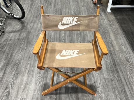 VINTAGE NIKE FOLD UP DIRECTORS CHAIR