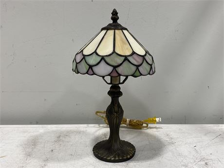 STAINED GLASS LAMP (15”)