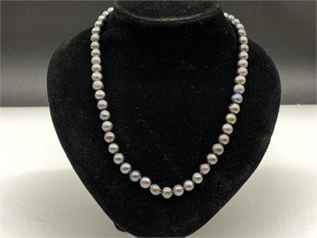 NATURAL BLACK / PURPLE PEARL BEADED ESTATE NECKLACE (18”)