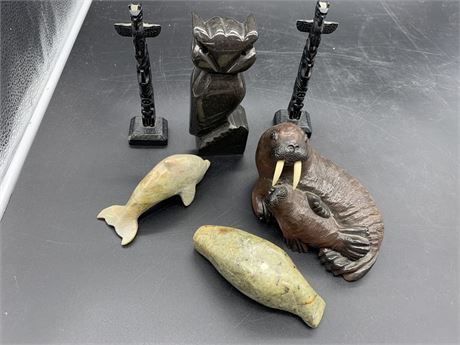 NATIVE INDIAN TOTEM POLES, 3 SOAPSTONE CARVINGS & WALRUS ORNAMENT