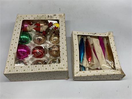 2 BOXES OF VINTAGE CHRISTMAS ORNAMENTS