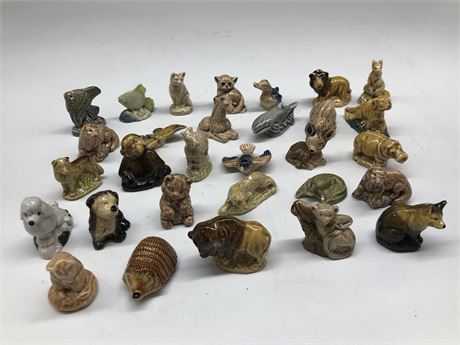 30 DIFFERENT WADE ENGLAND RED ROSE TEA FIGURINES