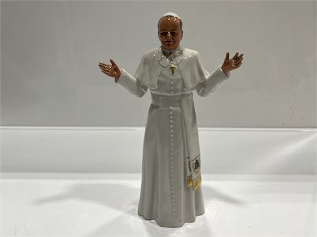 ROYAL DOULTON POPE JOHN PAUL II FIGURE - EXCELLENT CONDITION (10” tall)
