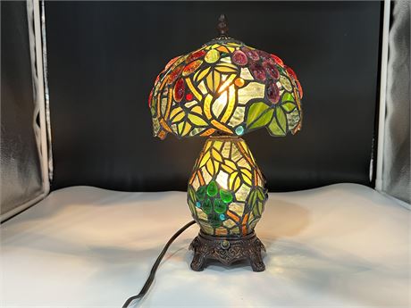 BEAUTIFUL STAINED GLASS LAMP - WORKS (13”)