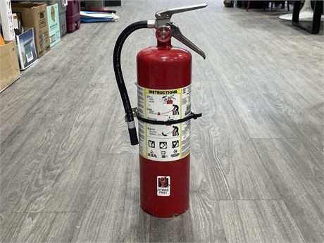 (NEW) FULLY CHARGED 10LB FIRE EXTINGUISHER