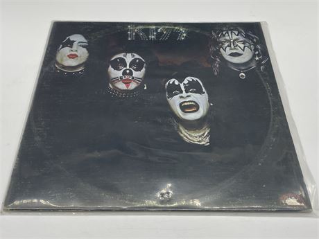 KISS - VG (slightly scratched)