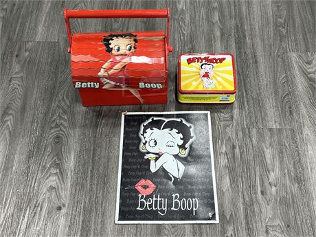 3 BETTY BOOP COLLECTABLES - LUNCH KIT, SIGN & PICNIC BASKET