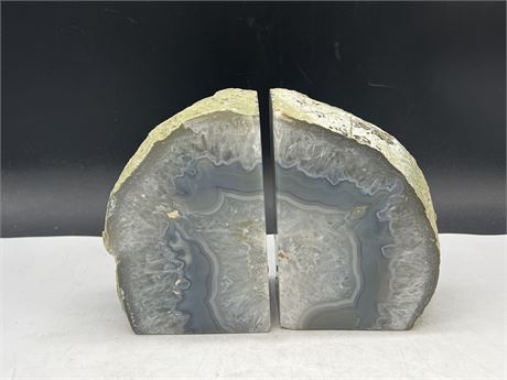 PAIR OF LARGE AGATE BOOKENDS - 7.5”