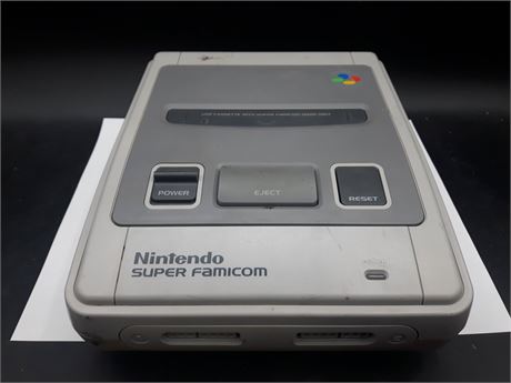 JAPANESE SUPER FAMICOM CONSOLE - NOT WORKING - NEEDS REPAIRS - AS IS