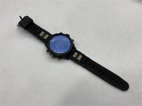 BOAMICO MULTIPLE FEATURE WRIST WATCH - NEEDS BATTERY