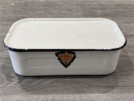 VINTAGE OPAL WARE COVERED REFRIGERATOR BOX (13”X8”X4”)